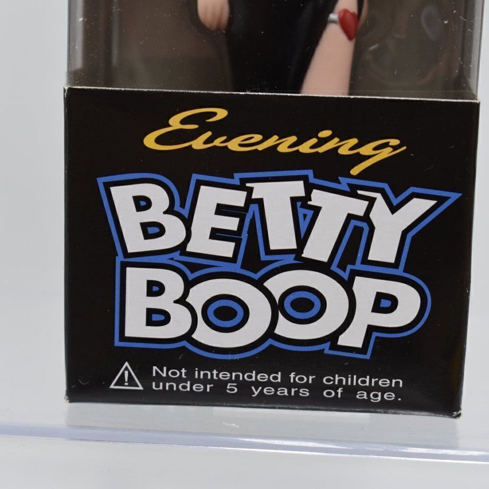 Funko Wacky Wobbler Evening Betty Boop - Picture 5 of 9